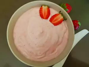 Strawberry Mousse for Cakes