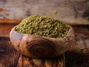 How to Prepare the Arabic Spice Zaatar?