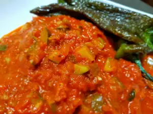 Stewed Zucchini with Tomatoes and Garlic