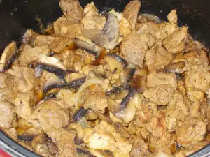 Stewed Pork with Onions and Mushrooms