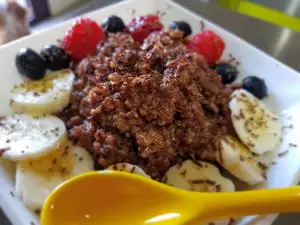 Healthy Porridge with Quinoa and Chocolate