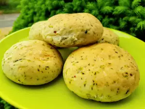 Olive Oil Bread Buns with Nettles and White Cheese