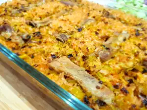 Oven-Baked Sauerkraut and Rice with Ribs