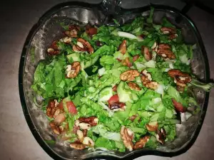 Green Salad with Walnuts and Dressing