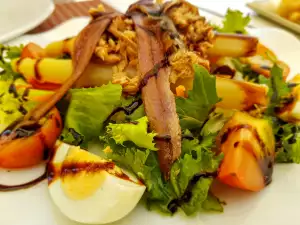 Tuna, Anchovies and Asparagus Salad