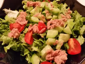 Green Salad with Tuna