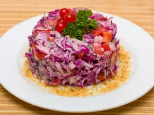 Winter Salad with Red Cabbage