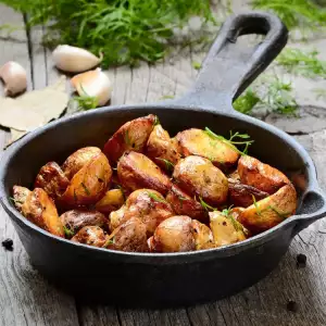 Fresh Potatoes with Garlic