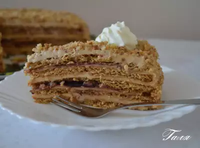 Easy French Village-Style Honey Cake - Recipe | Bonapeti.com