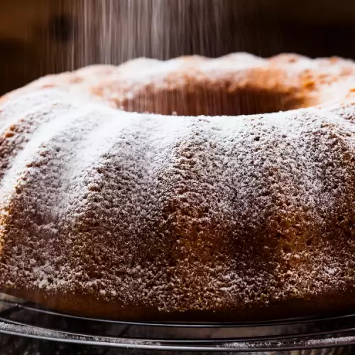 Secrets for a Fluffy Homemade Sponge Cake