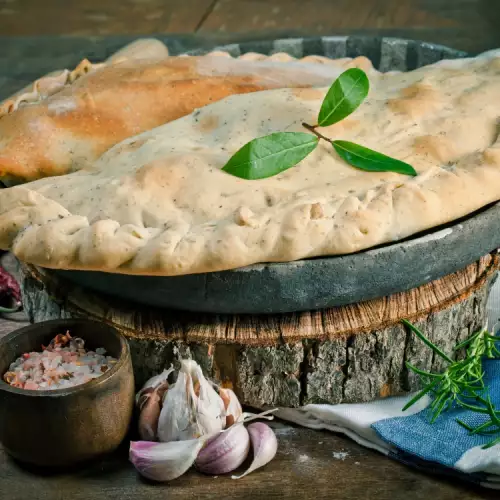 Idea for a Vegetarian Pizza Calzone