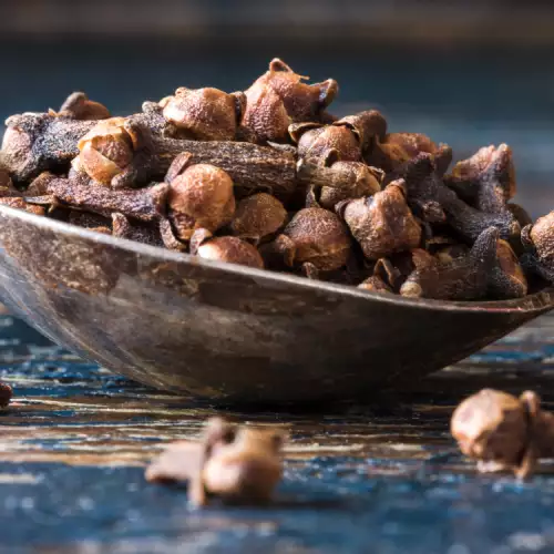 8 Surprising Health Benefits of Cloves