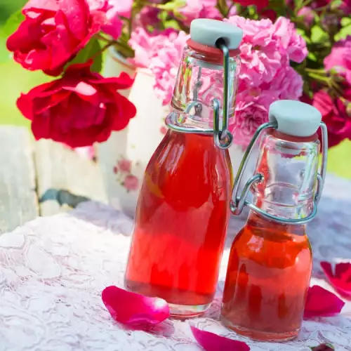 Rose Water - What is it Good for and How to Use it