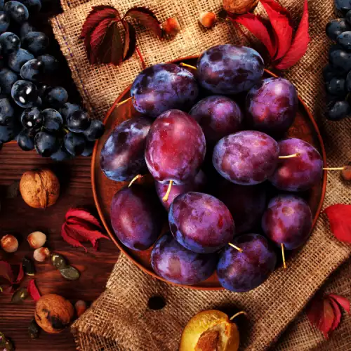 Benefits and Properties of Plums