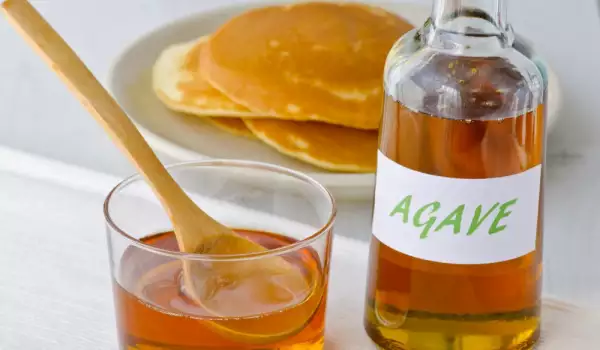 Agave syrup with pancakes