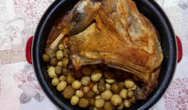 Lamb Shoulder with White Wine and Olive Oil