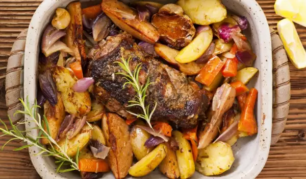 Roasted Lamb Roll with Vegetables