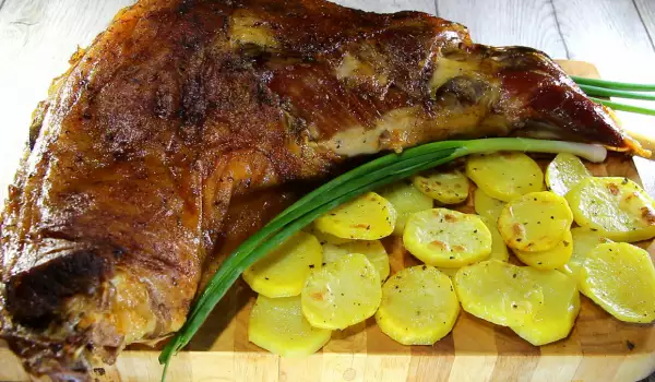 Roasted Lamb Leg with Beer and Spices