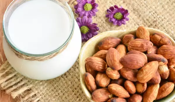 Almonds for healthy eyes