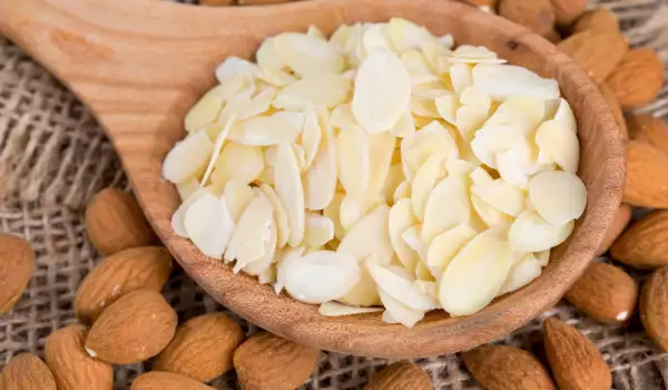How to Easily and Quickly Peel Almonds?