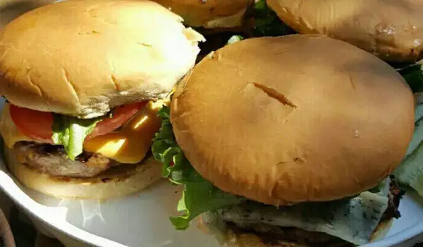 Homemade American-Style Burgers