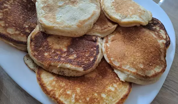 American Pancakes with Milk