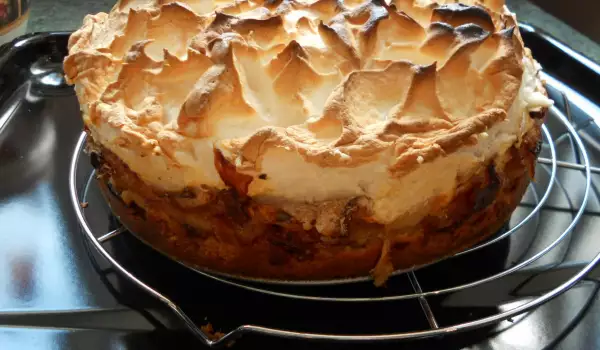 Apple Pie with Egg White Meringue Topping