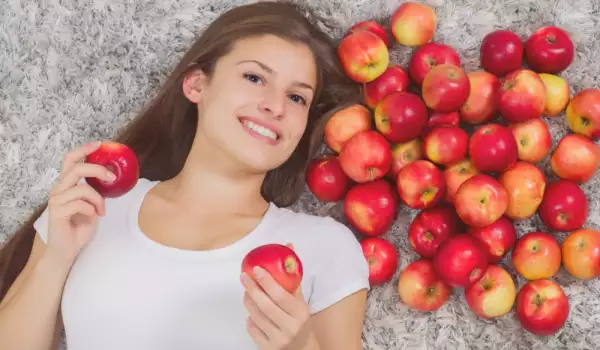 Red apples