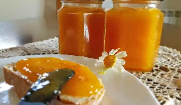 Apricot Marmalade with Hints of Vanilla