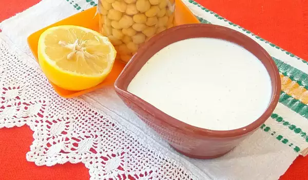Vegan Chickpea Mayonnaise (Aquafaba)