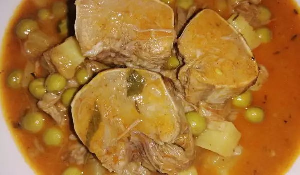 Pork Tongue with Peas and Potaotes