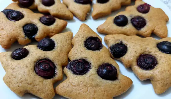 Almond Christmas Trees with Blueberries