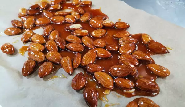 Almond Croquant for Cakes and Desserts