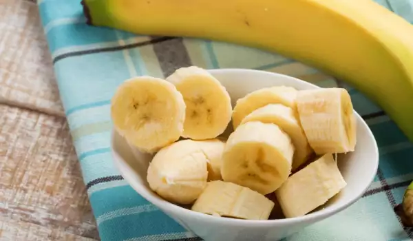 How to Properly Peel a Banana?