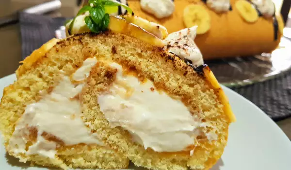 Banana Roll with Cottage Cheese and Cream