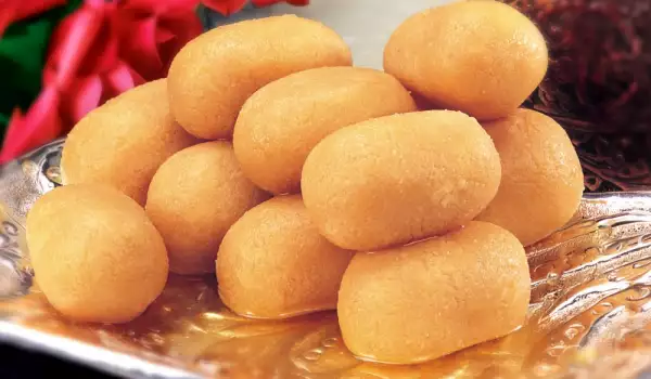Bengali Gulab Jamun - Indian Donuts