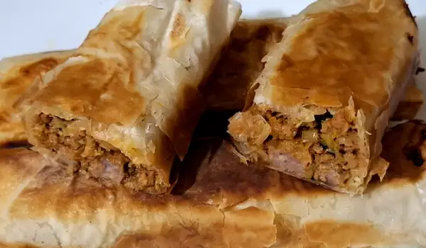 Turkish Filo Pastry Pie with Minced Meat and Leeks