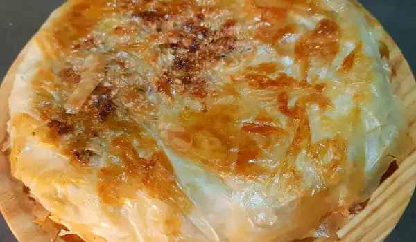 Skillet Filo Pastry Pie with Rice and Sauerkraut