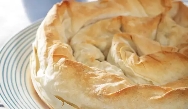 Apple Strudel with Ready-Made Phyllo Pastry