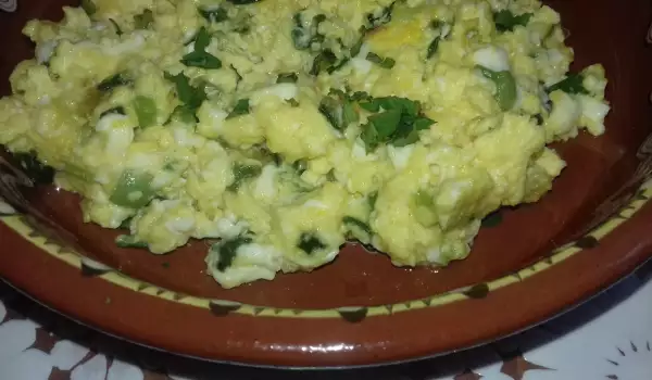 Delicious Scrambled Eggs with Spring Onion