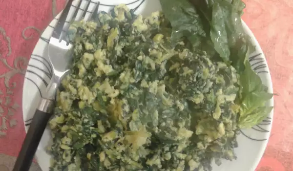 Spring Scrambled Eggs with Spinach