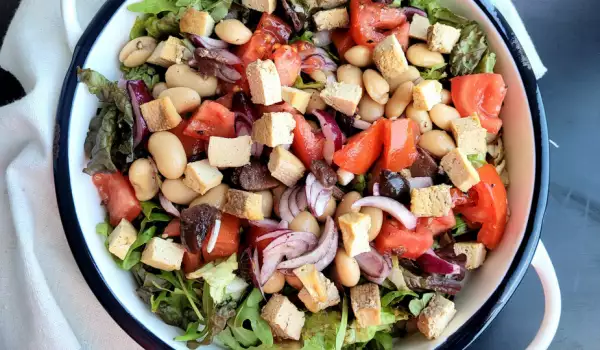 Salad with White Beans and Tofu