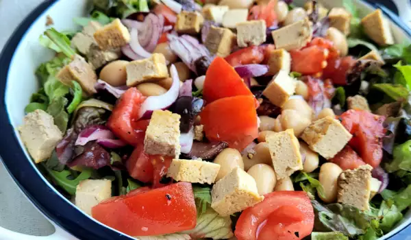 Salad with White Beans and Tofu