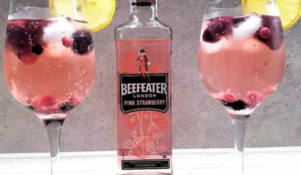 Quick Pink Gin Cocktail