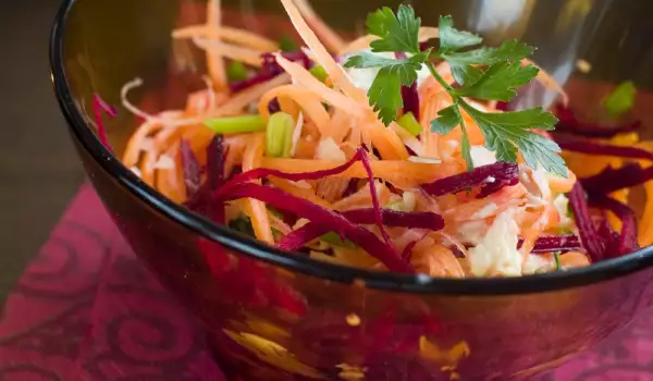 Sweet and Sour Salad with Beetroot