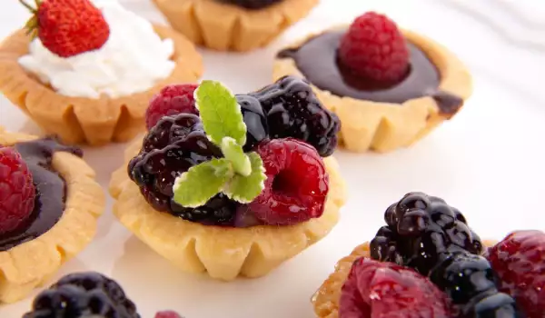 Almond Tartlets with Berries