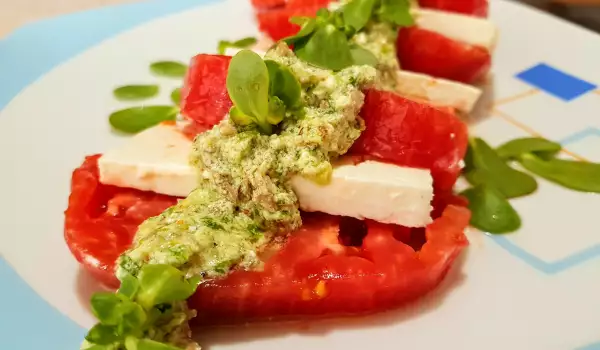 Caprese Salad with Purslane Pesto