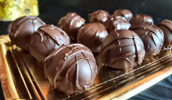 Homemade Chocolates with Ladyfingers