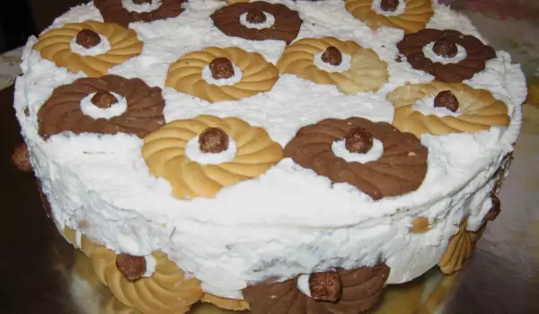 Cake with Round Biscuits