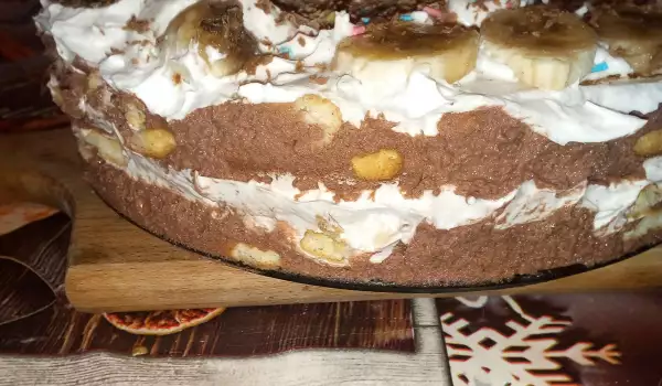 Biscuit Cake with 2 Types of Cream and Bananas